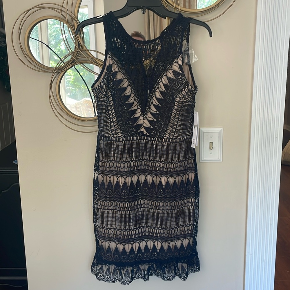 Aqua Dress - Small NWT - sleeveless - Navy with nude lining - stunning on